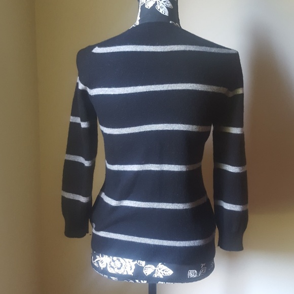 J.Crew💙 Black and Gray Striped Sweater - Picture 3 of 6